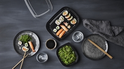 Sushibakke sort 300 ml med sushi